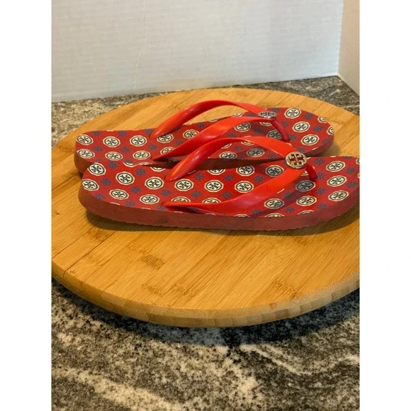 Tory Burch Red Logo Print Flip Flop Sandals Silver Tone Medallion Thong Shoes - Picture 4 of 8